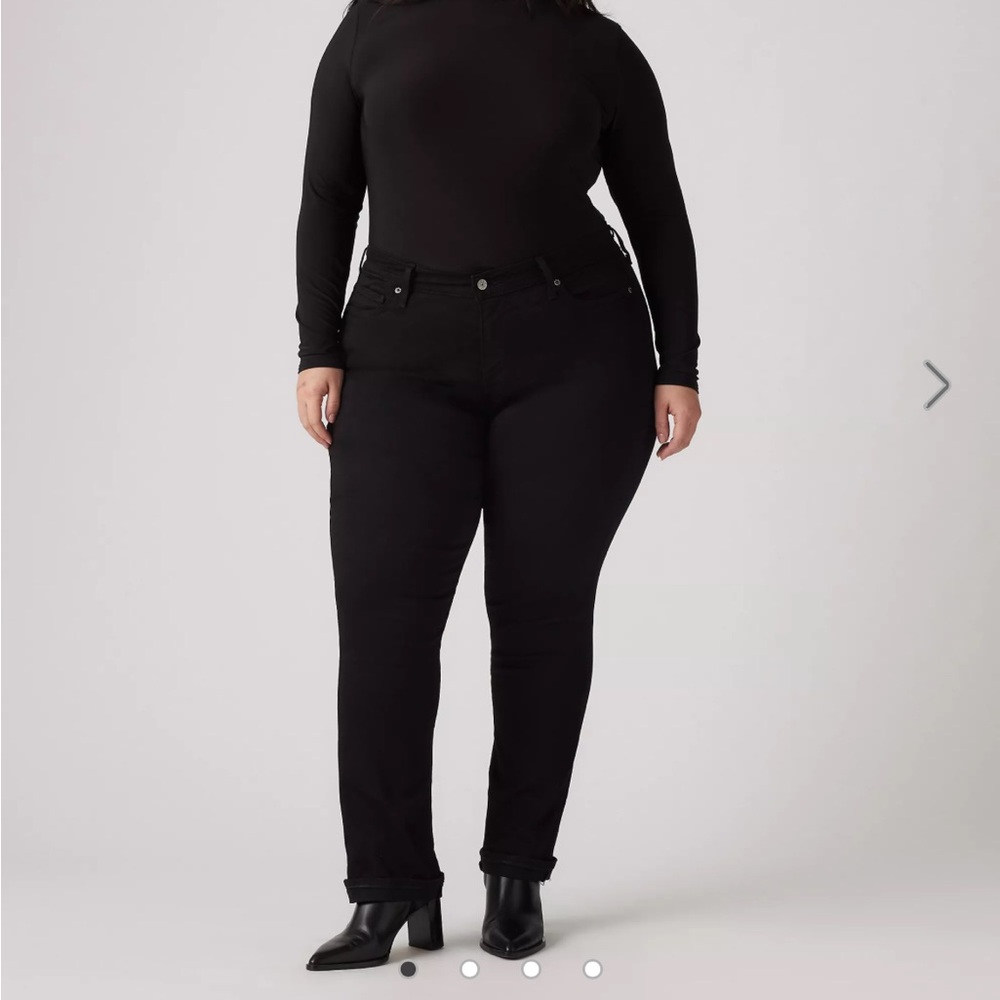 NWT Levi’s classic straight black jeans in “Hyper soft” fabric‎